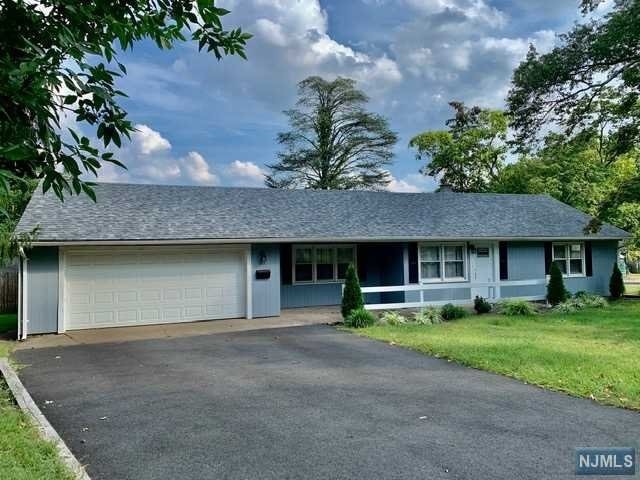 153 Lawrence Dr, Paramus, NJ 07652 - photo 1