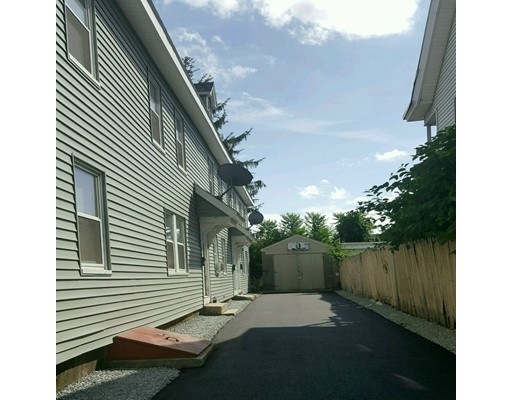 110 Lakeview Ave unit 3, Lowell, MA 01850 - photo 1