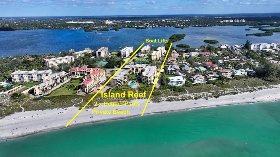 Beach-To-Bay Community w/Private Beach and Boat Docks