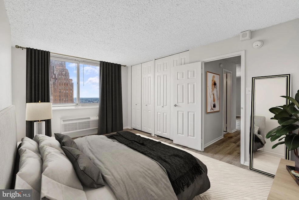 1500 Locust St unit B-2919, Philadelphia, PA 19102 - photo 1