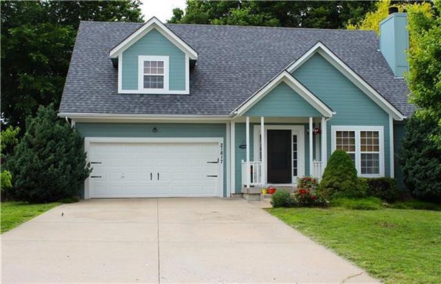 21817 S Lincoln St, Spring Hill, KS 66083 - photo 1