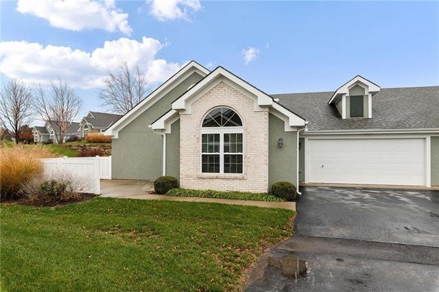 7143 Meadowsweet Ln, Shawnee, KS 66227 - photo 1