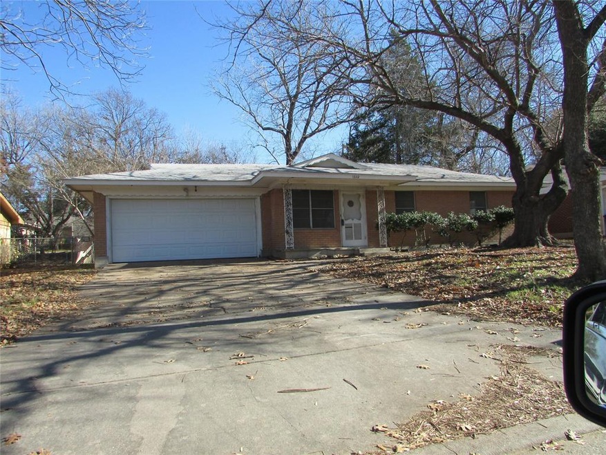 1602 Nichols St, Ennis, TX 75119 - photo 1