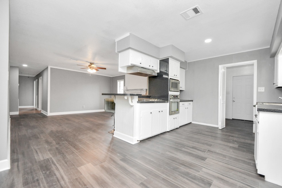 2017 Wilburforce St, Houston, TX 77091 - photo 1