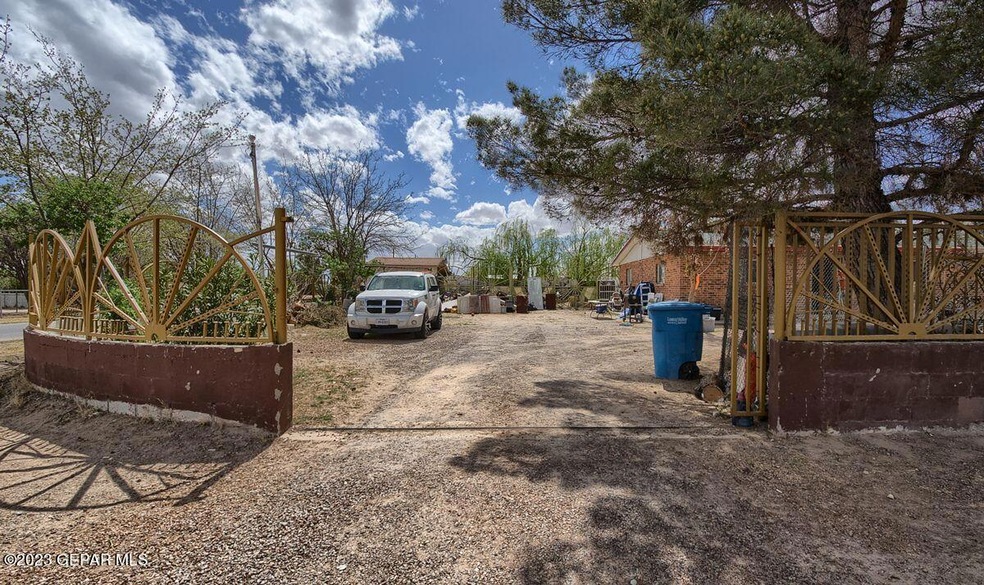 11418 Bakersfield Rd, Socorro, TX 79927 - photo 1