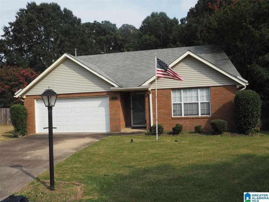 1121 Hale Cir, Center Point, AL 35215 - photo 1