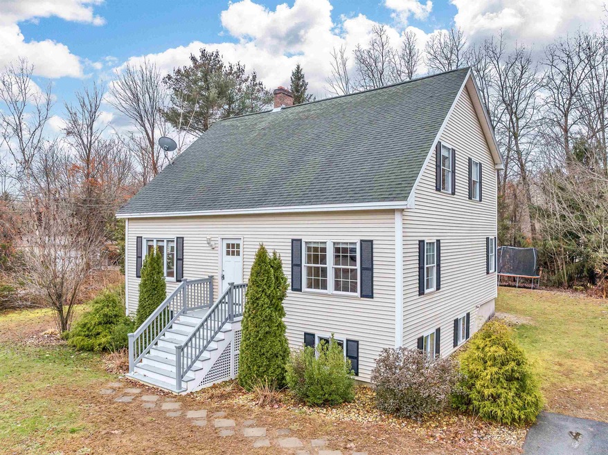 787 Salmon Falls Rd, Rochester, NH 03868 - photo 1