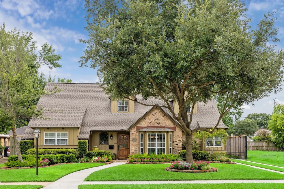 Beautifully updated home on a premier lot in Timbe