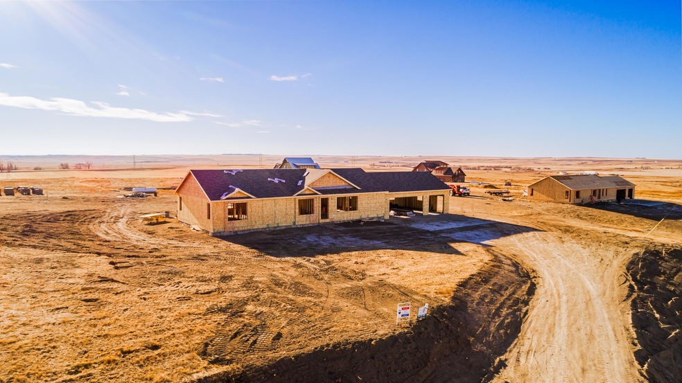 14926 Cochise St, Williston, ND 58801 - photo 1