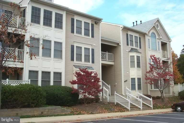 12225 Fairfield House Dr unit 107C, Fairfax, VA 22033 - photo 1