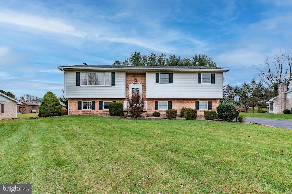 2944 Adams Dr, Chambersburg, PA 17201 - photo 1