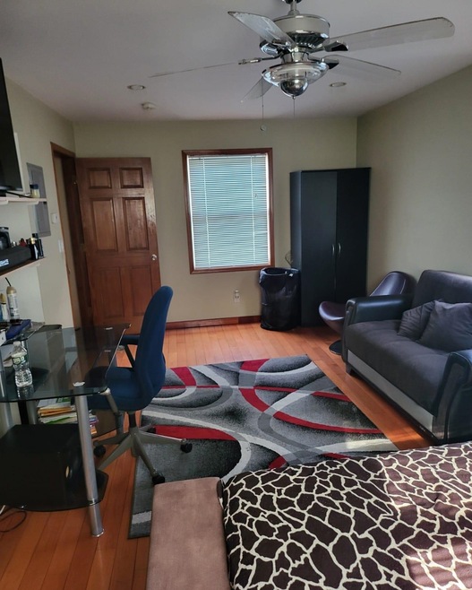 Sold $585,000 • Co-Listing Agent