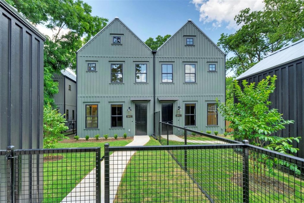 Gorgeous curb appeal