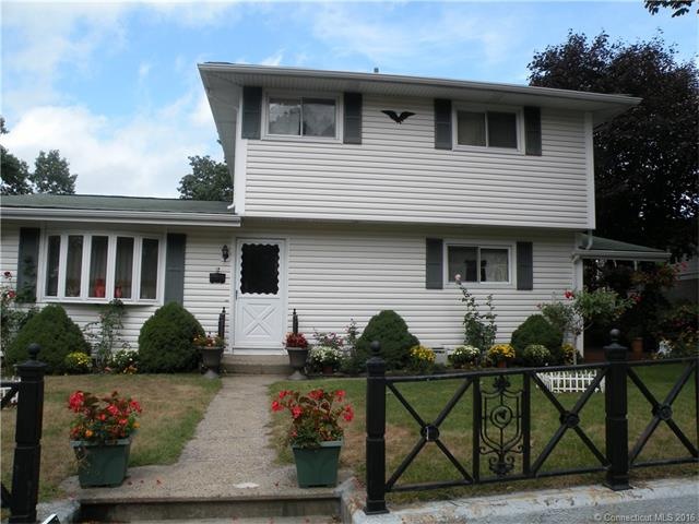 12 Oakleaf Dr, Waterbury, CT 06708 - photo 1