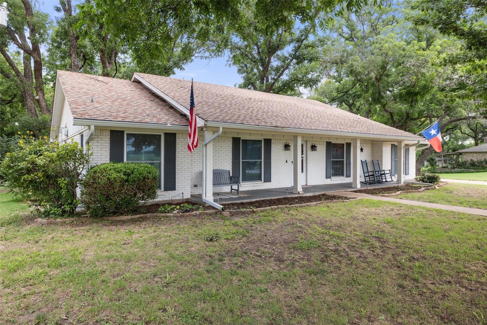 1828 Long Creek Ct, Granbury, TX 76049 - photo 1