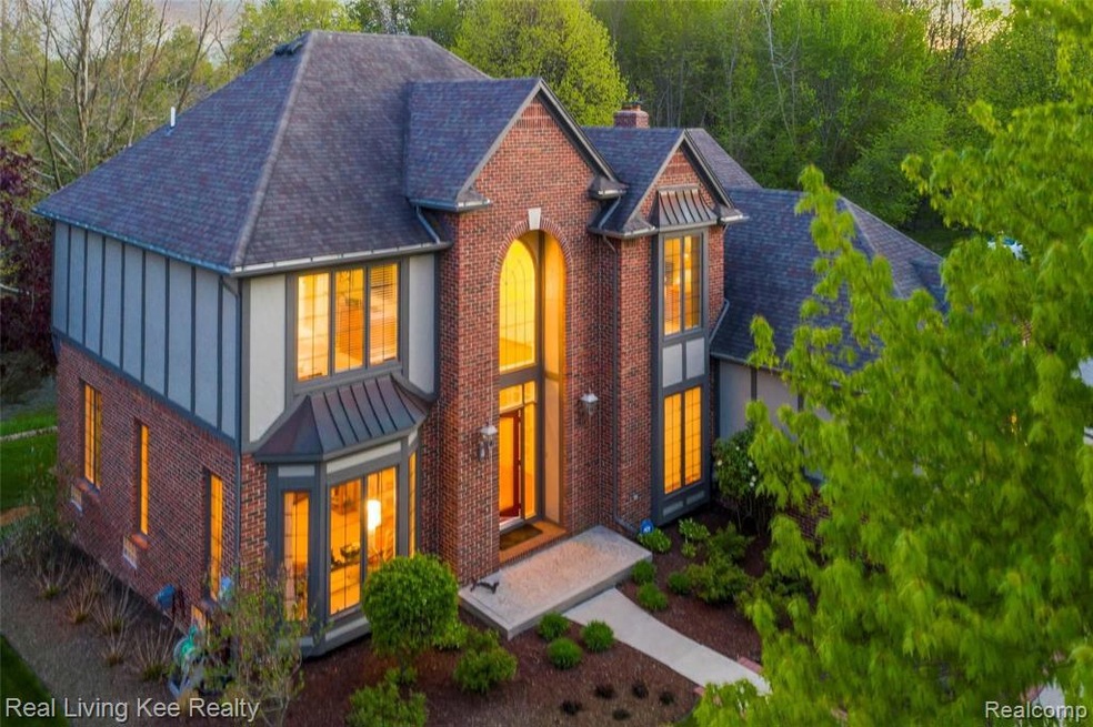 1338 Burhaven Dr, Rochester Hills, MI 48306 - photo 1