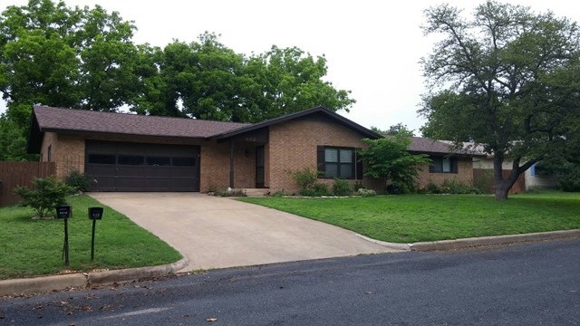 602 Bunny Dr, Fredericksburg, TX 78624 - photo 1