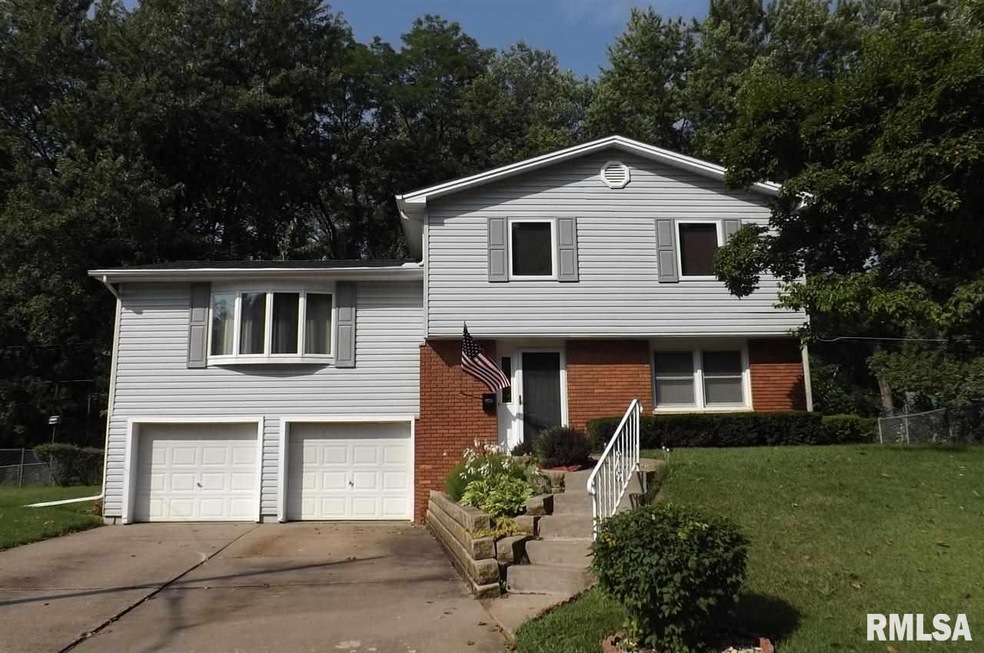 3602 N Linwood Ave, Davenport, IA 52806 - photo 1