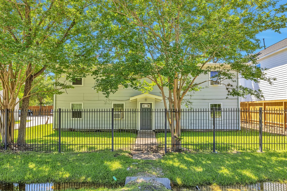 6726 Burkett St unit 3, Houston, TX 77021 - photo 1