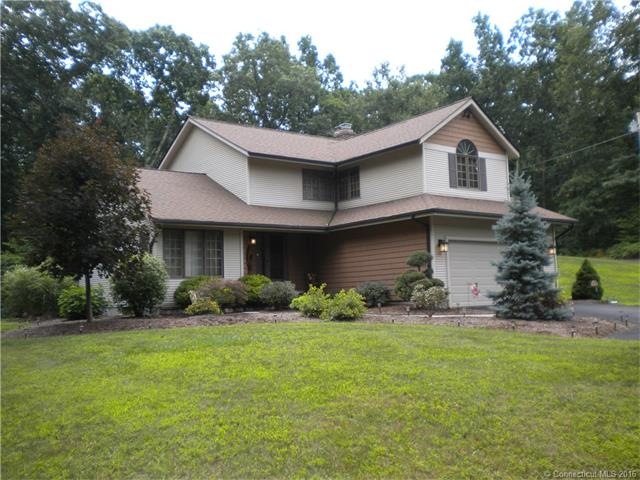 7 Room 3 bedroom Contemporary home. Well maintaine