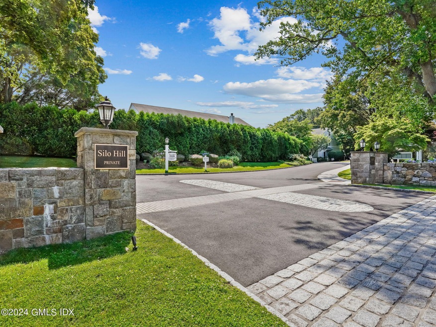 8 Whiffletree Way, Riverside, CT 06878 - photo 1