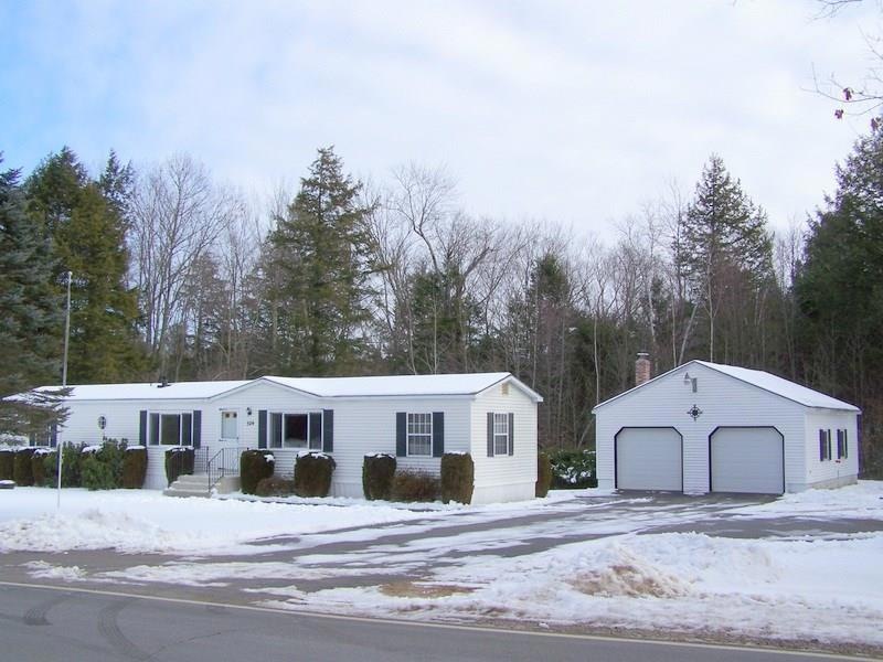 524 Oak St, Sanford, ME 04073 - photo 1