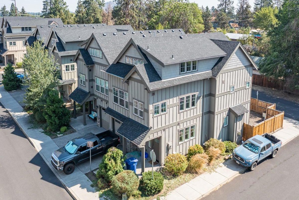 1056 SE Leonel Ln, Bend, OR 97702 - photo 1