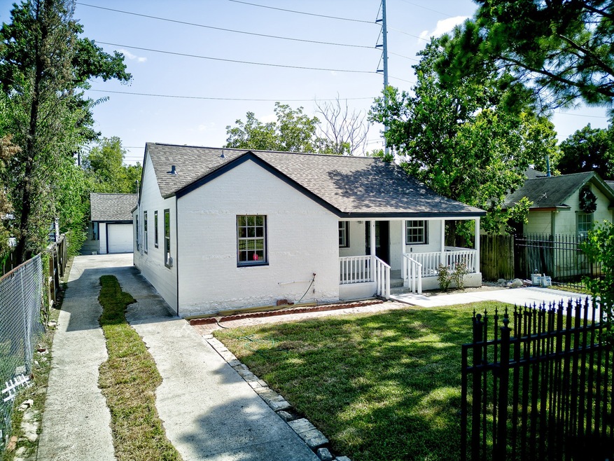 7232 Eppes St, Houston, TX 77087 - photo 1