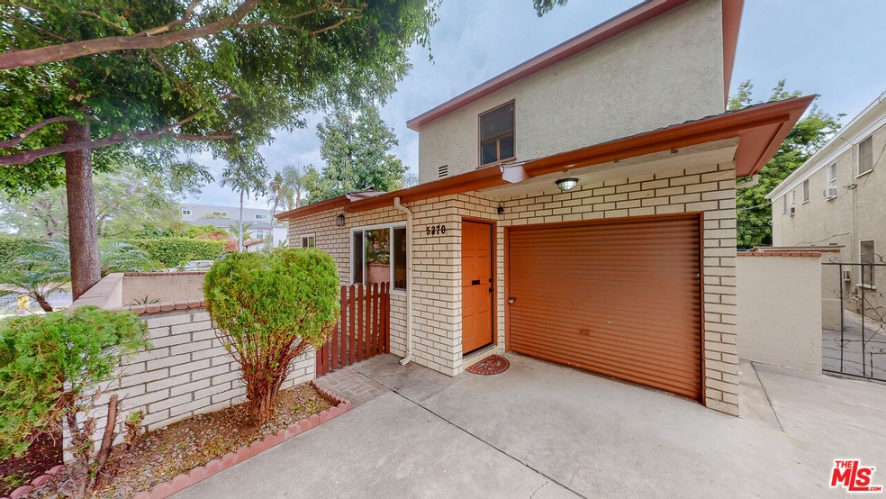5370, lower level unit - Private Entrance & Garage
