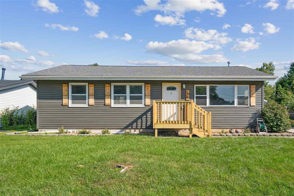 3030 18th Ave, Marion, IA 52302 - photo 1