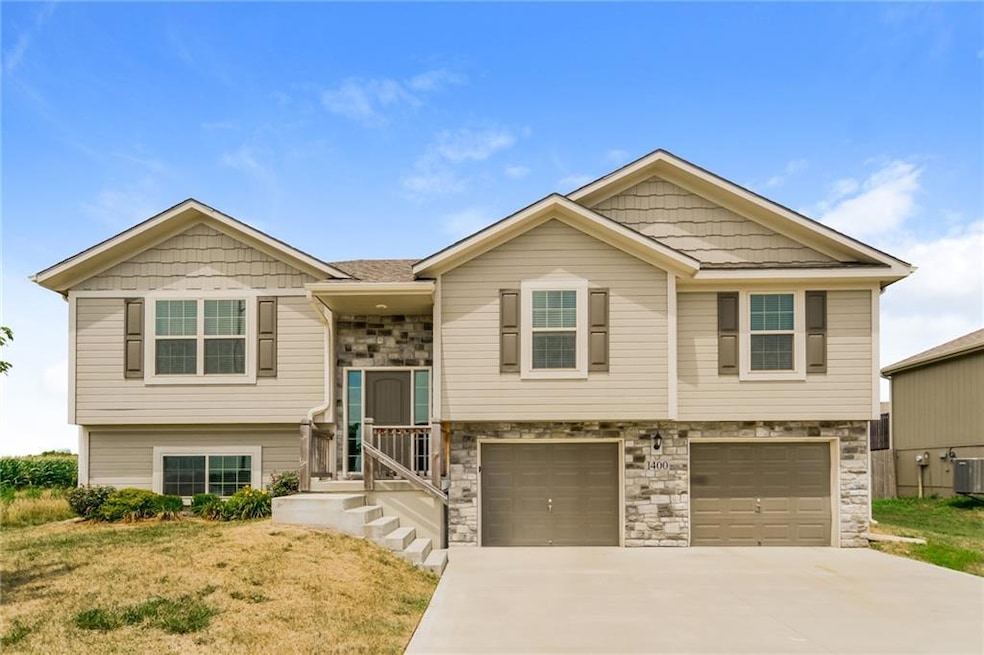 1400 N 9th St E, Louisburg, KS 66053 - photo 1