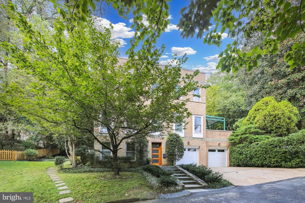 4014 Linnean Ave NW, Washington, DC 20008 - photo 1