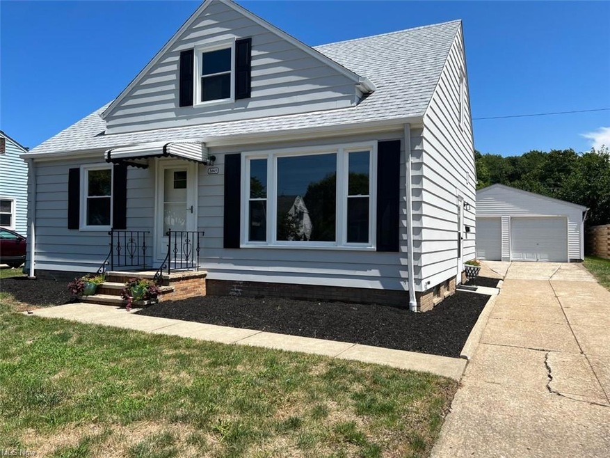 2165 E 290th St, Wickliffe, OH 44092 - photo 1