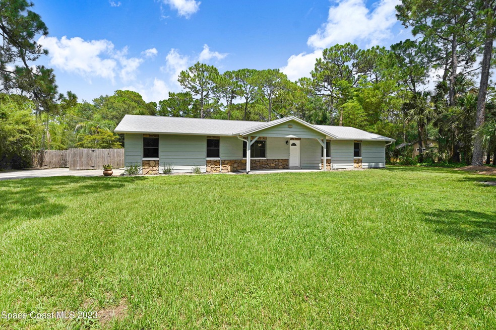 2516 Pacer Ln Front