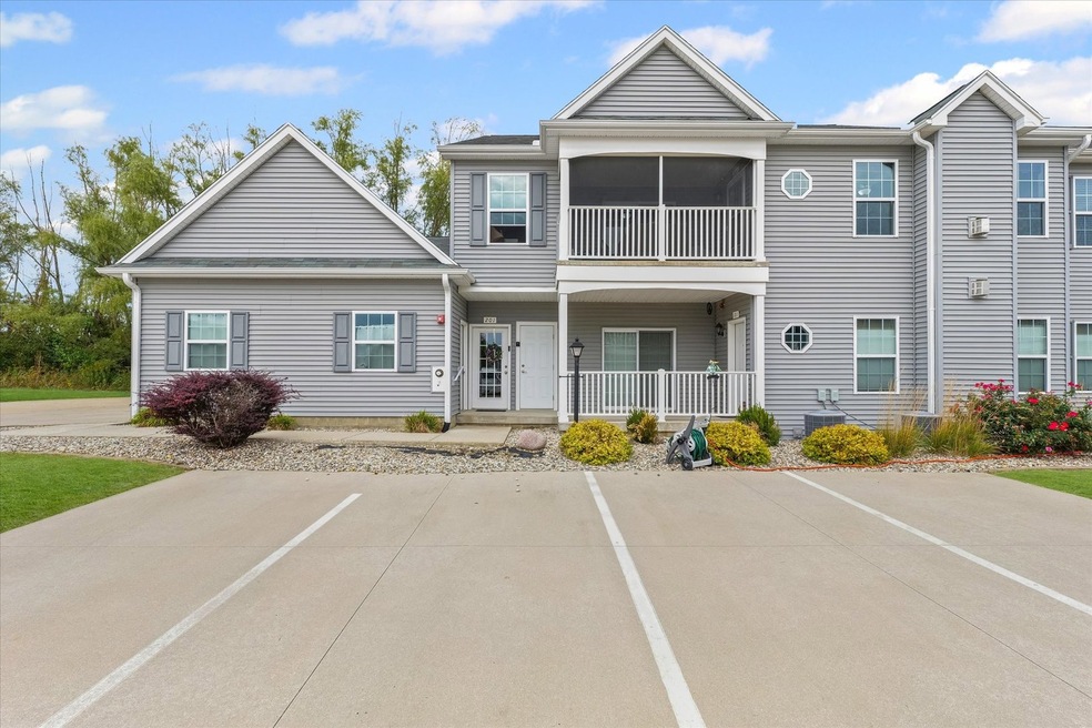 3044 E Stillwater Landing unit 201, Urbana, IL 61802 - photo 1