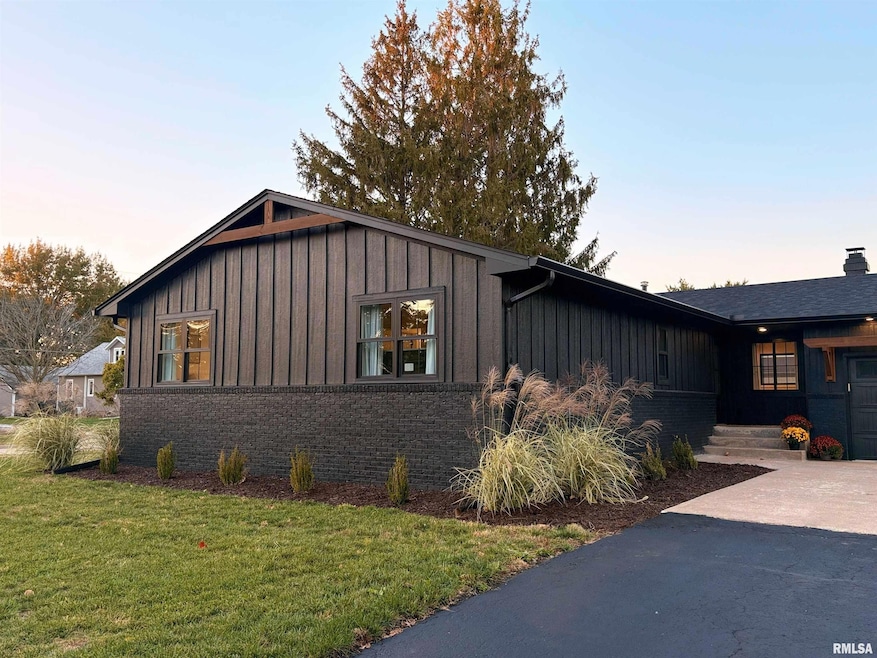 505 E Locust St, Geneseo, IL 61254 - photo 1