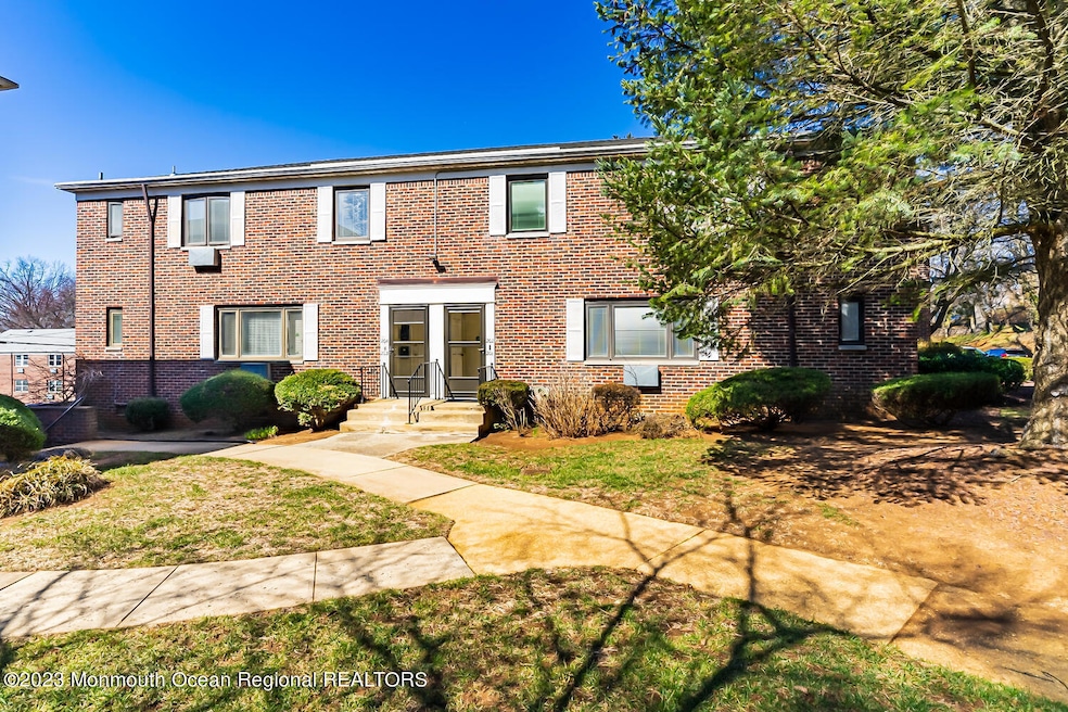 201 Manor E unit 201, Red Bank, NJ 07701 - photo 1