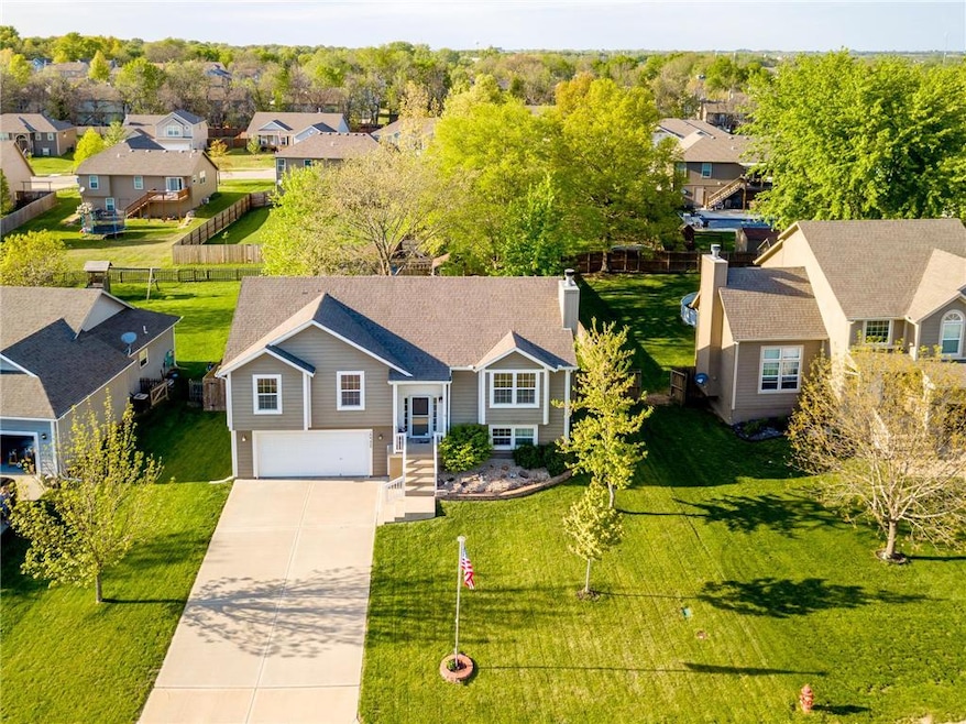 20398 W 221st St, Spring Hill, KS 66083 - photo 1