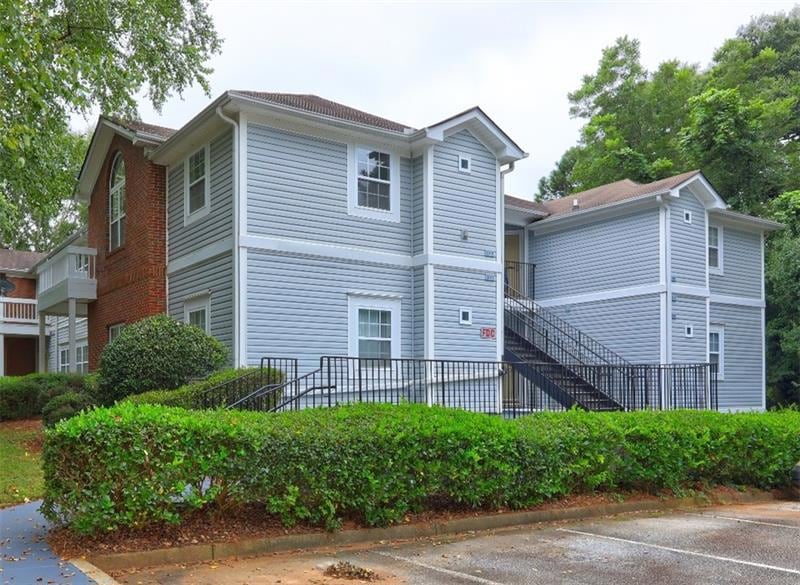 1314 Orchard Park Dr, Stone Mountain, GA 30083 - photo 1