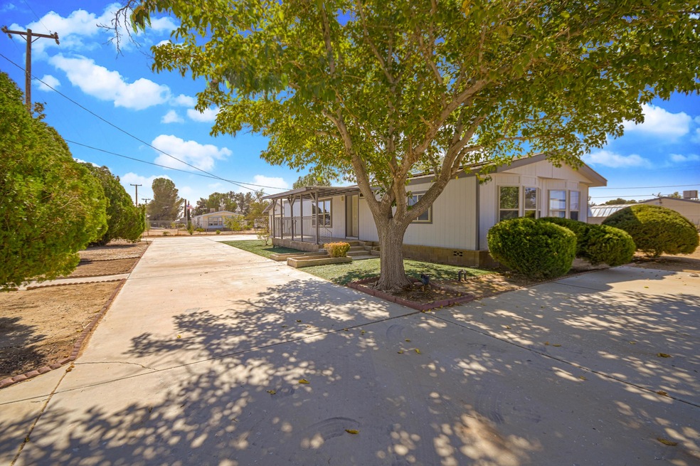 2677 57th St W, Rosamond, CA 93560 - photo 1