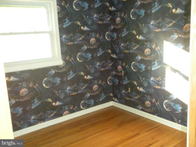 213 Oakton Rd, Gaithersburg, MD 20877 - photo 1