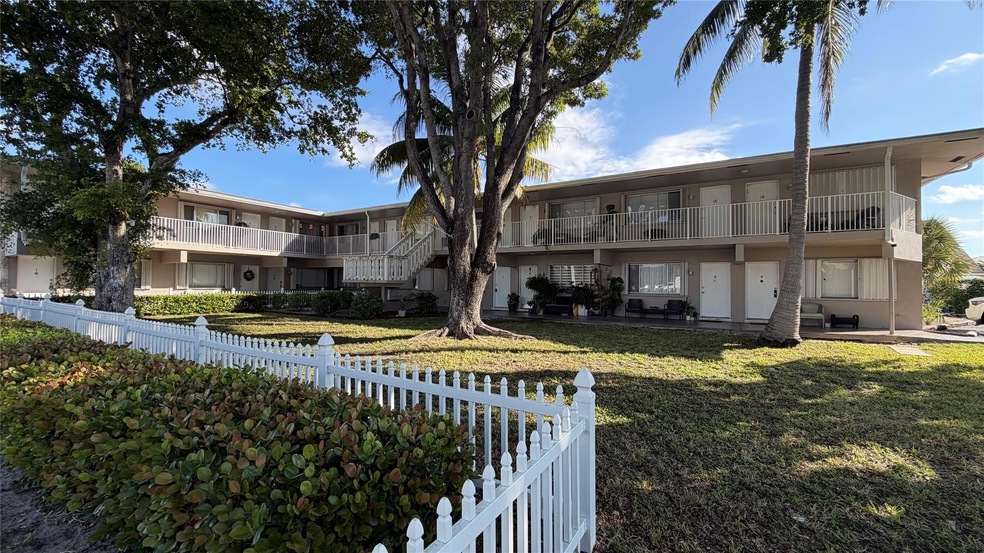 344 SE 11th Ave unit 4, Pompano Beach, FL 33060 - photo 1