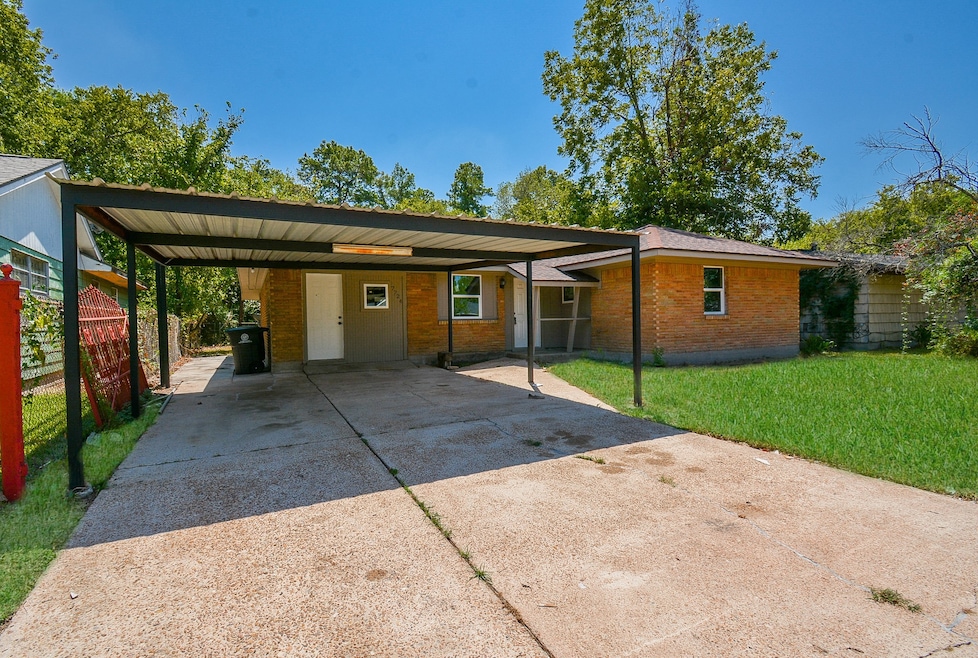 7724 Bretshire Dr, Houston, TX 77016 - photo 1