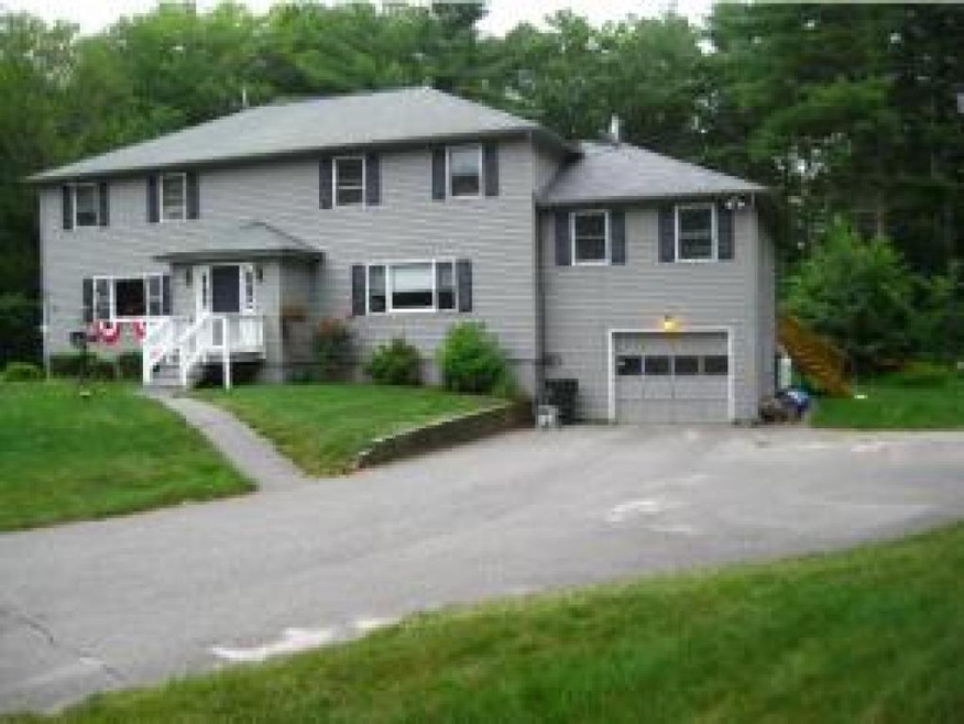 4 Carmel Dr unit B, Londonderry, NH 03053 - photo 1