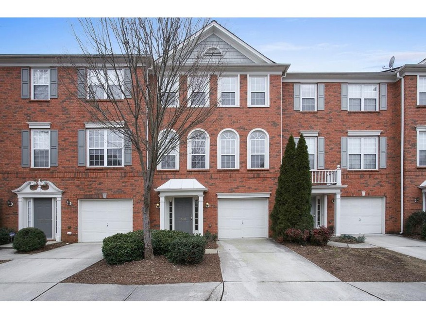 Beautiful, spacious brick townhome Inside the Peri