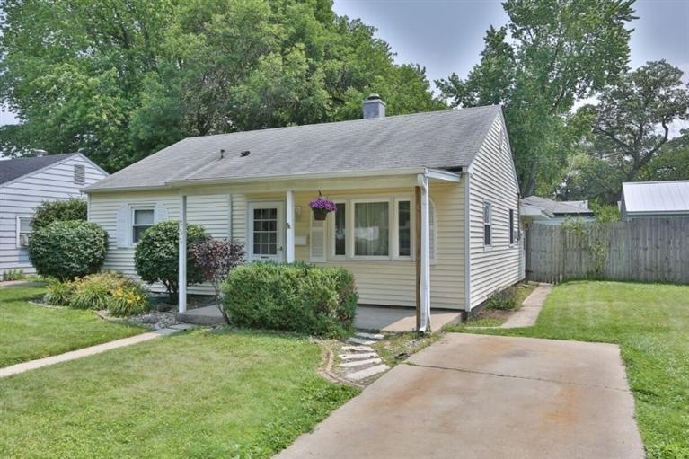 233 N Wiggs St, Griffith, IN 46319 - photo 1