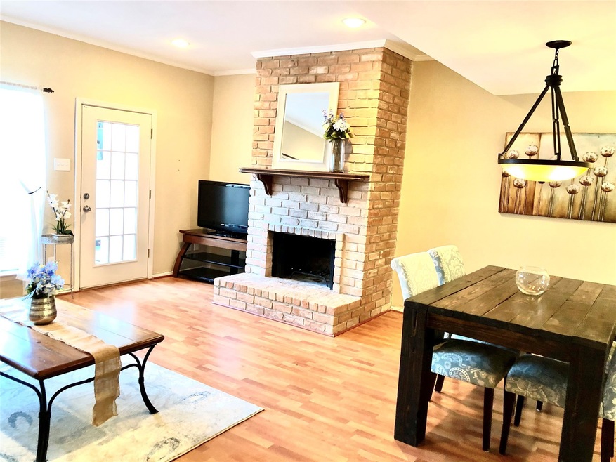 Welcome Home!! Elegant fireplace in living room an