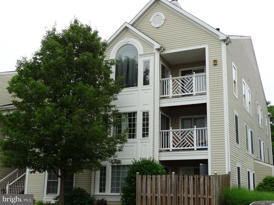 8111 Lacy Dr unit 304, Manassas, VA 20109 - photo 1