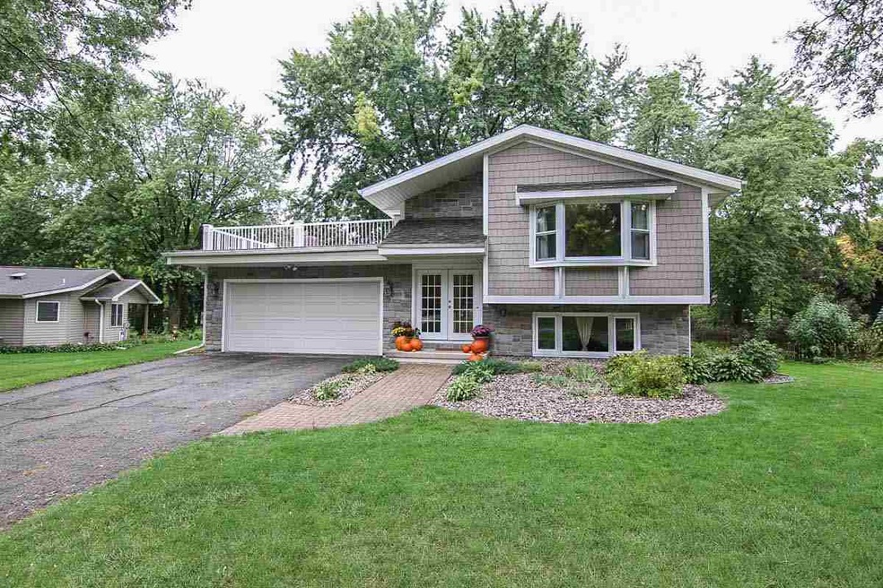 2321 Gold Dr, Fitchburg, WI 53711 - photo 1