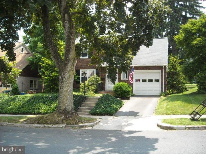 105 W 35th St, Reading, PA 19606 - photo 1